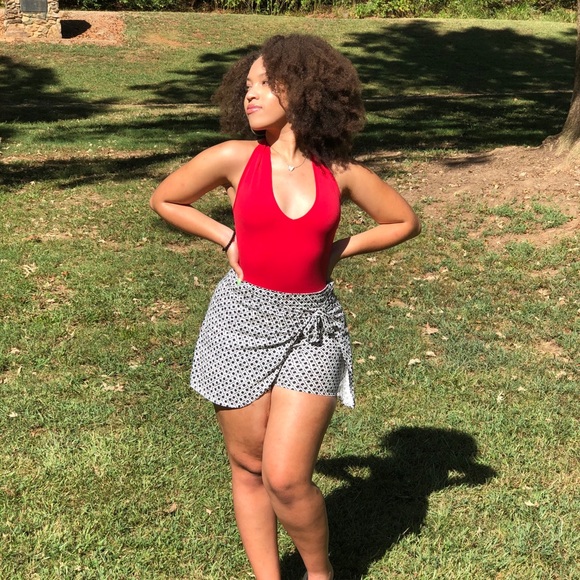 Meet your Posher, Donni 💕 - Picture 10 of 16